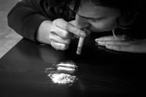 cocaina mercedes casa joven