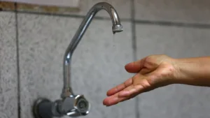cortes agua mercedes